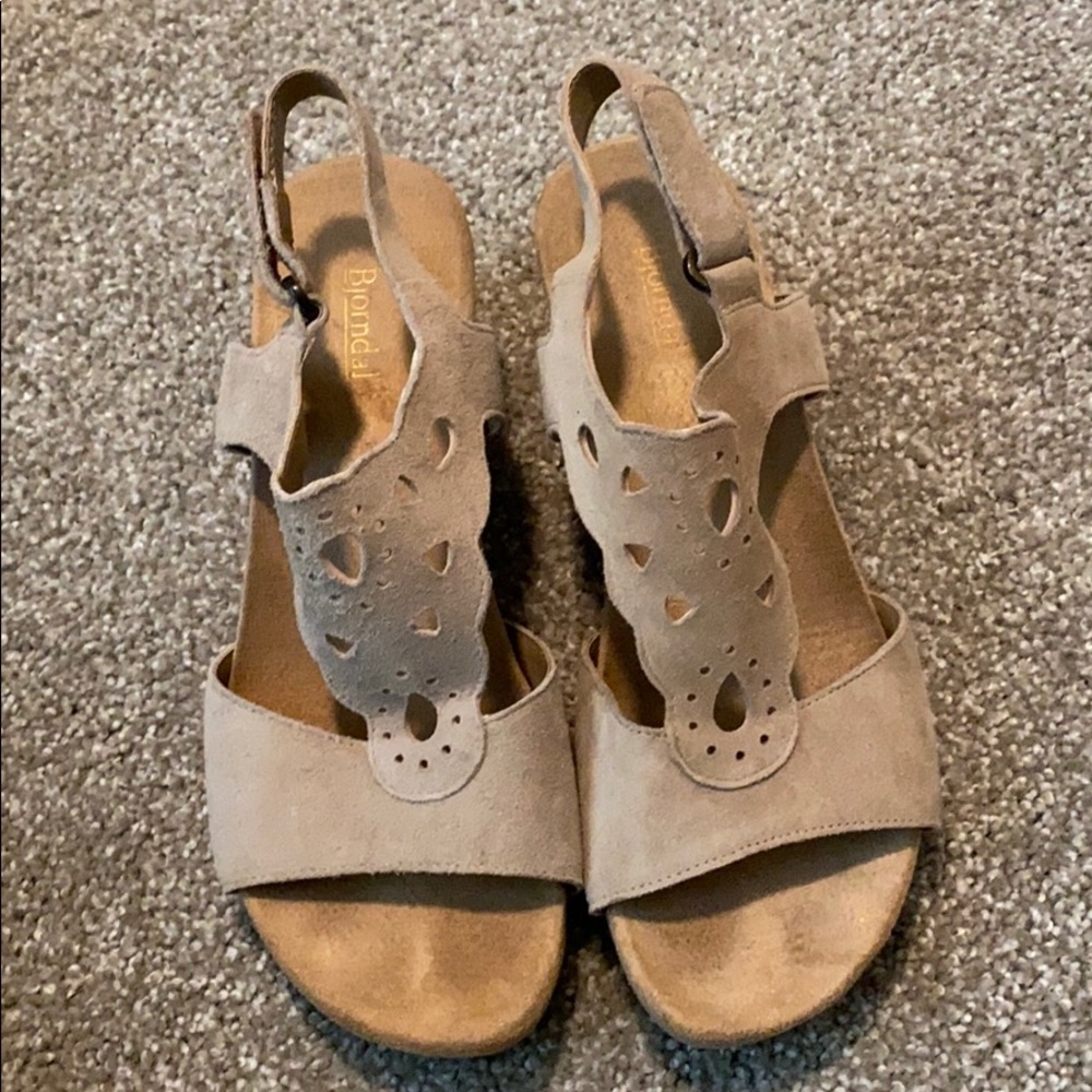 💘 3 for $20 Wedge Sandal